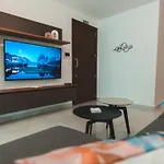 Beachside Stylish & Cosy 2br With Free Parking Apartment Sliema