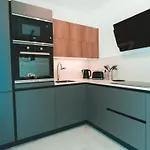 Apartment Beachside Stylish & Cosy 2br With Free Parking *