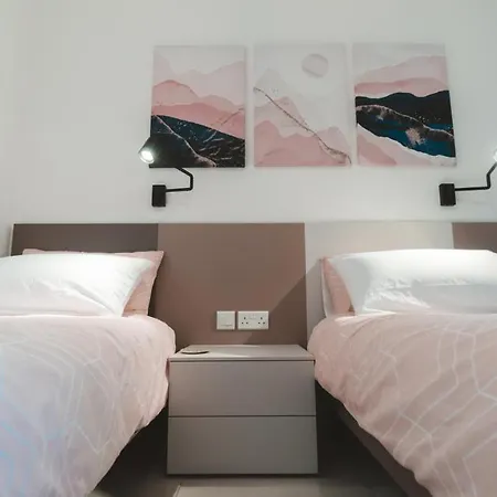 Lägenhet Beachside Stylish & Cosy 2br With Free Parking Sliema