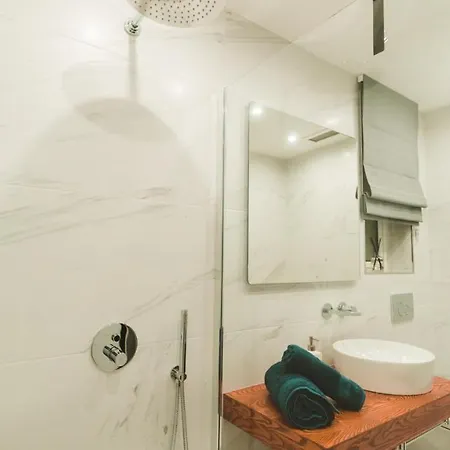 Beachside Stylish & Cosy 2br With Free Parking * Sliema