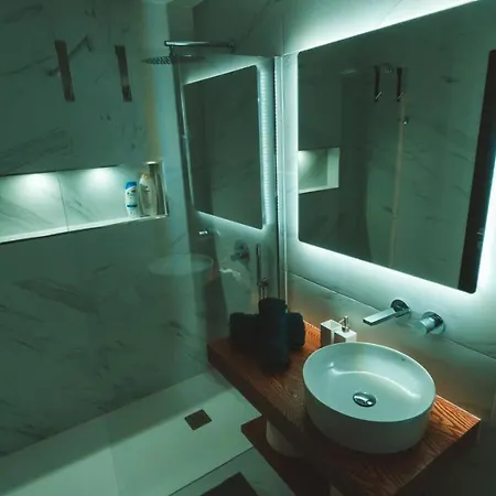 Beachside Stylish & Cosy 2br With Free Parking Appartement *