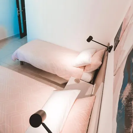 Beachside Stylish & Cosy 2br With Free Parking Appartement *