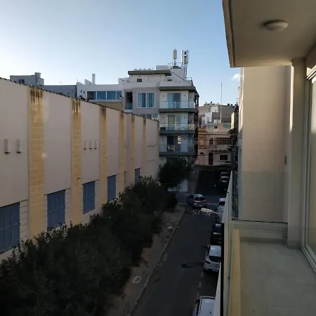 Beachside Stylish & Cosy 2br With Free Parking Lägenhet