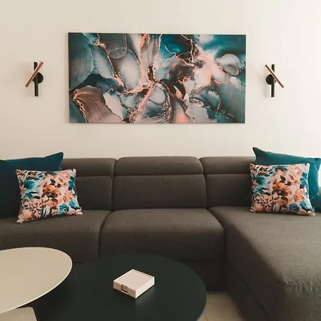 Beachside Stylish & Cosy 2br With Free Parking Daire Sliema