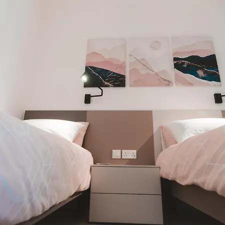 Beachside Stylish & Cosy 2br With Free Parking * Sliema