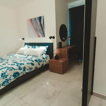 Daire Beachside Stylish & Cosy 2br With Free Parking